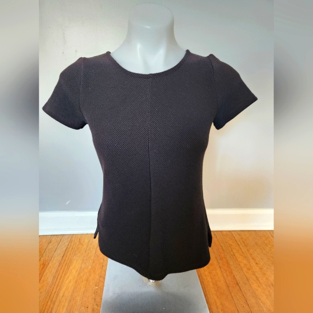 3/$20 White House Black Market textured short sleeve black shirt size XXS